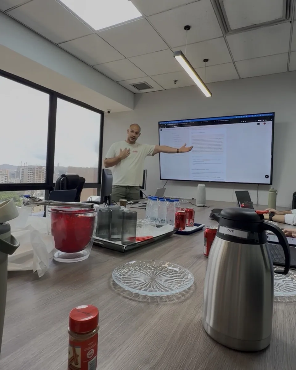 Rubén teaching an in-person workshop (photo 3 of 5)